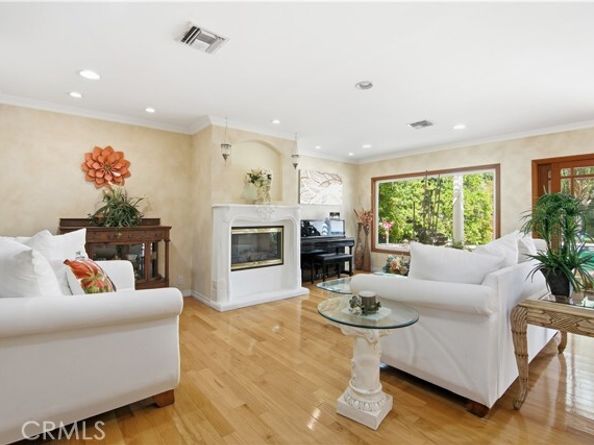 8836 Enfield, Northridge (los Angeles) CA 91325