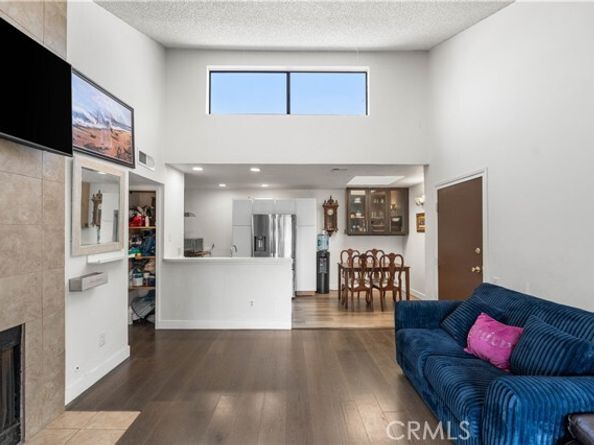 9600 Van Nuys 220, Panorama City (los Angeles) CA 91402