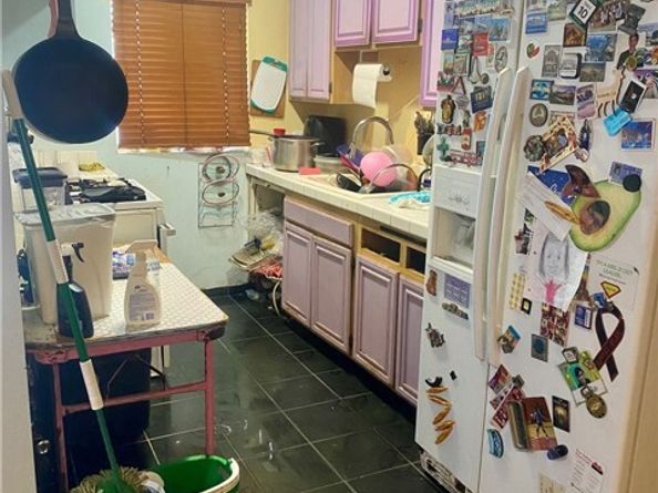 15044 Nordhoff Street 8, North Hills (los Angeles) CA 91343