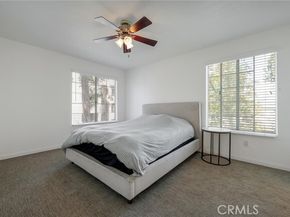21450 Burbank Boulevard 203, Woodland Hills (los Angeles) CA 91367