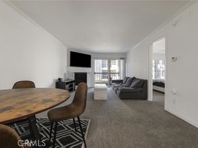 21450 Burbank Boulevard 203, Woodland Hills (los Angeles) CA 91367