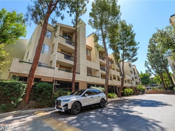 21450 Burbank Boulevard 203, Woodland Hills (los Angeles) CA 91367
