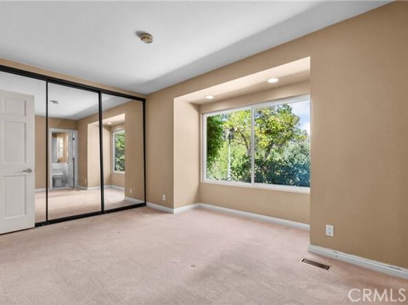 20140 Wells Drive, Woodland Hills (los Angeles) CA 91364