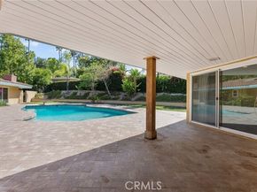 20140 Wells Drive, Woodland Hills (los Angeles) CA 91364