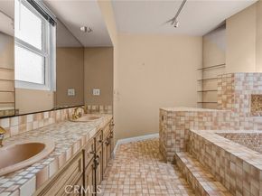20140 Wells Drive, Woodland Hills (los Angeles) CA 91364