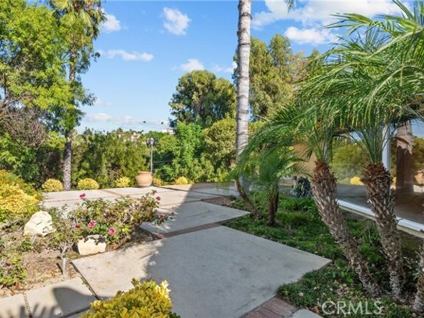 20140 Wells Drive, Woodland Hills (los Angeles) CA 91364