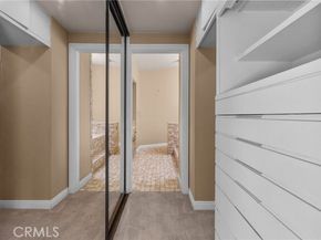 20140 Wells Drive, Woodland Hills (los Angeles) CA 91364