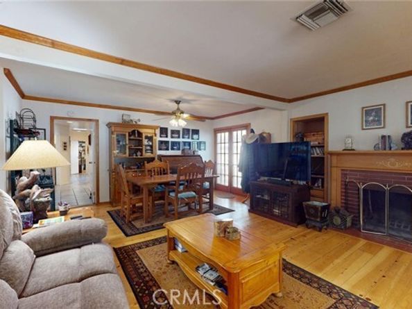 22542 Burbank Boulevard, Woodland Hills (los Angeles) CA 91367