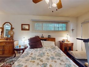 22542 Burbank Boulevard, Woodland Hills (los Angeles) CA 91367
