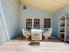 22542 Burbank Boulevard, Woodland Hills (los Angeles) CA 91367