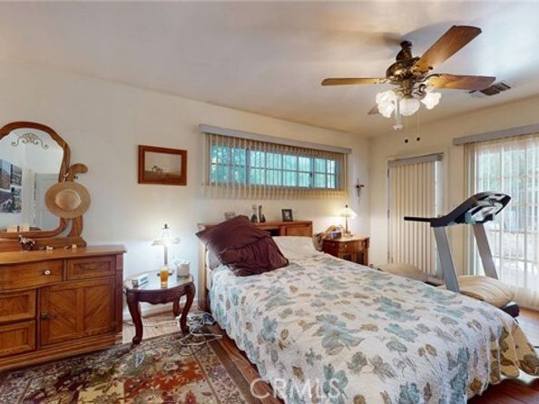 22542 Burbank Boulevard, Woodland Hills (los Angeles) CA 91367