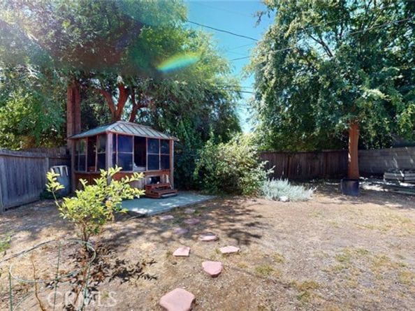 22542 Burbank Boulevard, Woodland Hills (los Angeles) CA 91367