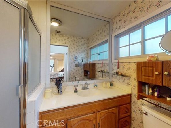 22542 Burbank Boulevard, Woodland Hills (los Angeles) CA 91367