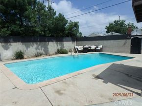 17457 Covello Street, Van Nuys (los Angeles) CA 91406