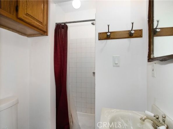7514 Paso Robles Avenue, Los Angeles CA 91406