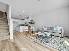 9423 N Sepulveda Blvd. 2, North Hills (los Angeles) CA 91343