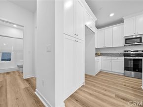 9423 N Sepulveda Blvd. 2, North Hills (los Angeles) CA 91343