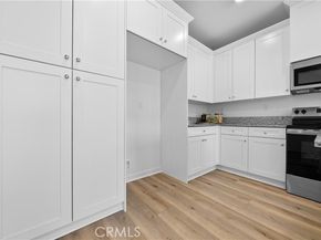 9423 N Sepulveda Blvd. 2, North Hills (los Angeles) CA 91343