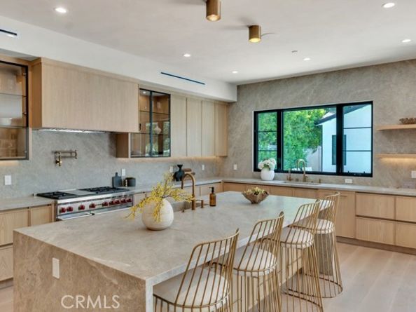 12420 Milbank Street, Studio City (los Angeles) CA 91604