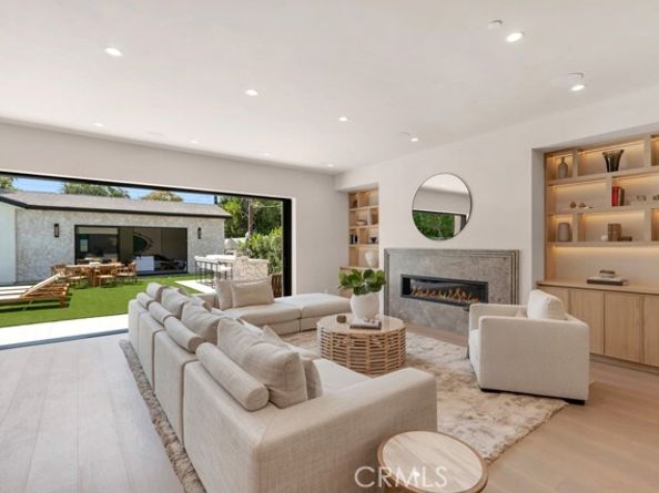 12420 Milbank Street, Studio City (los Angeles) CA 91604