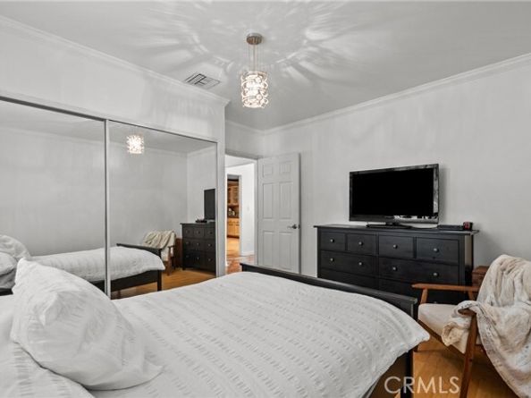 610 S Bel Aire Drive, Burbank CA 91501