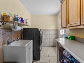 610 S Bel Aire Drive, Burbank CA 91501