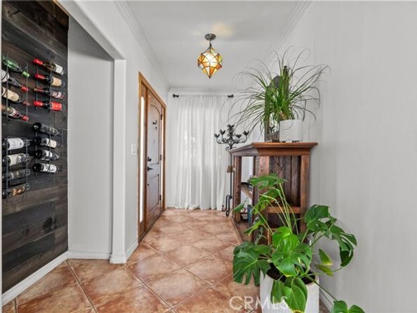 610 S Bel Aire Drive, Burbank CA 91501