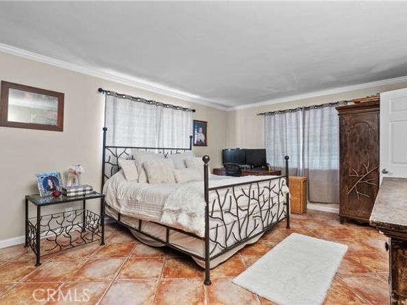 610 S Bel Aire Drive, Burbank CA 91501