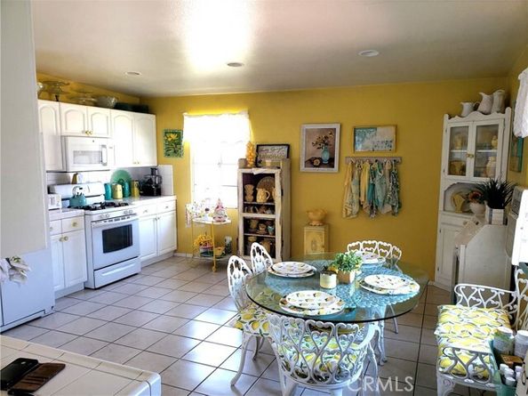 8110 Brownstone Street, Sunland (los Angeles) CA 91040