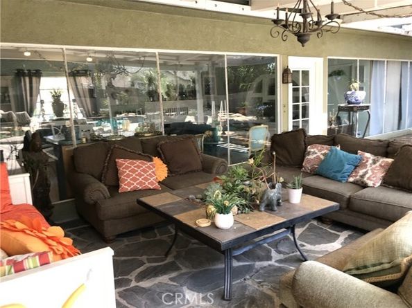 8110 Brownstone Street, Sunland (los Angeles) CA 91040