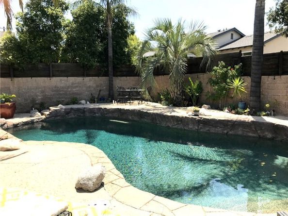 8110 Brownstone Street, Sunland (los Angeles) CA 91040