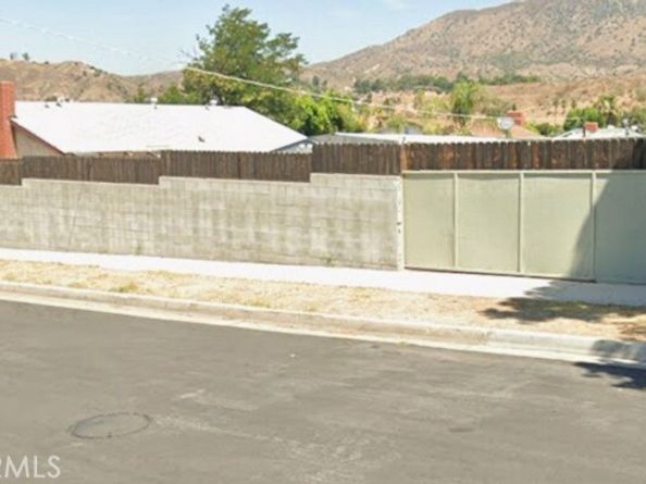 8110 Brownstone Street, Sunland (los Angeles) CA 91040