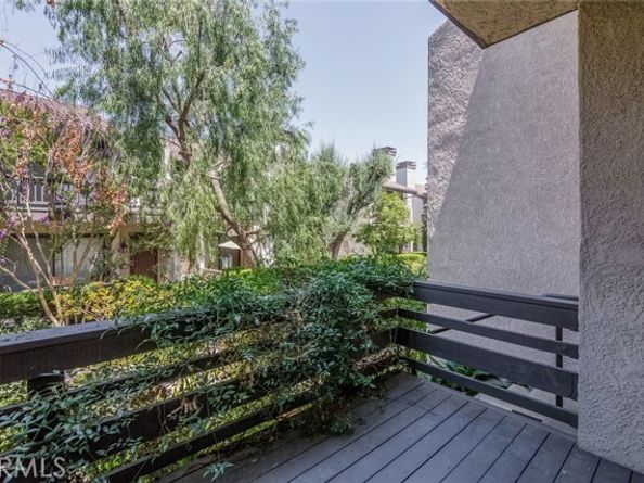5711 Owensmouth Avenue 116, Woodland Hills (los Angeles) CA 91367