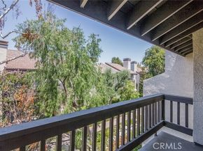 5711 Owensmouth Avenue 116, Woodland Hills (los Angeles) CA 91367