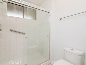 5711 Owensmouth Avenue 116, Woodland Hills (los Angeles) CA 91367