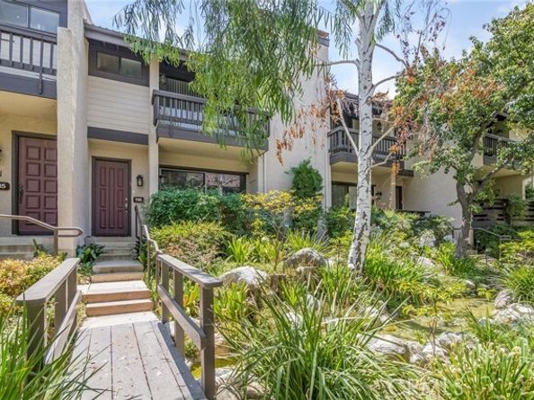 5711 Owensmouth Avenue 116, Woodland Hills (los Angeles) CA 91367