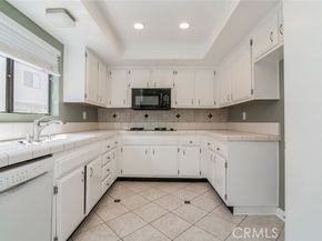 5711 Owensmouth Avenue 116, Woodland Hills (los Angeles) CA 91367