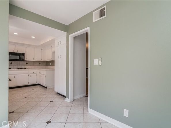 5711 Owensmouth Avenue 116, Woodland Hills (los Angeles) CA 91367