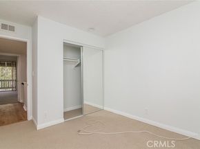 5711 Owensmouth Avenue 116, Woodland Hills (los Angeles) CA 91367