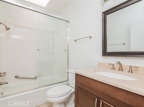 5711 Owensmouth Avenue 116, Woodland Hills (los Angeles) CA 91367