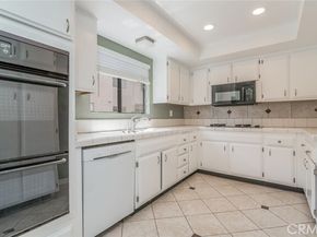 5711 Owensmouth Avenue 116, Woodland Hills (los Angeles) CA 91367