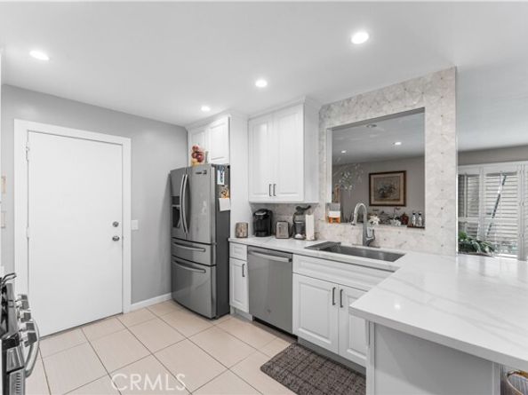 12331 Carl Street, Pacoima (los Angeles) CA 91331