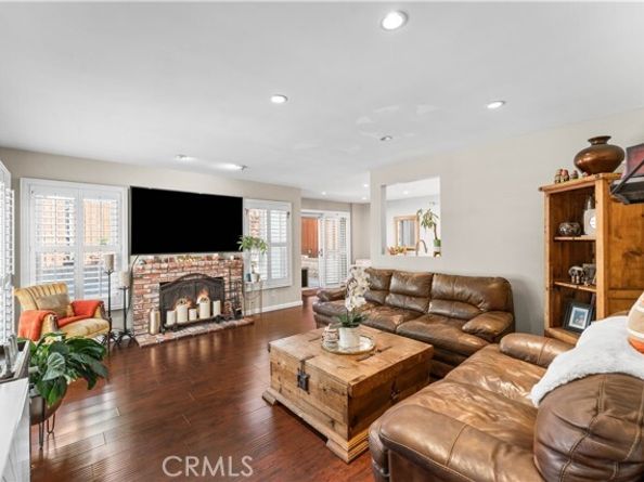 12331 Carl Street, Pacoima (los Angeles) CA 91331