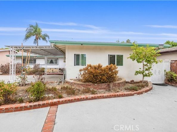9224 N Gothic Avenue, North Hills (los Angeles) CA 91343