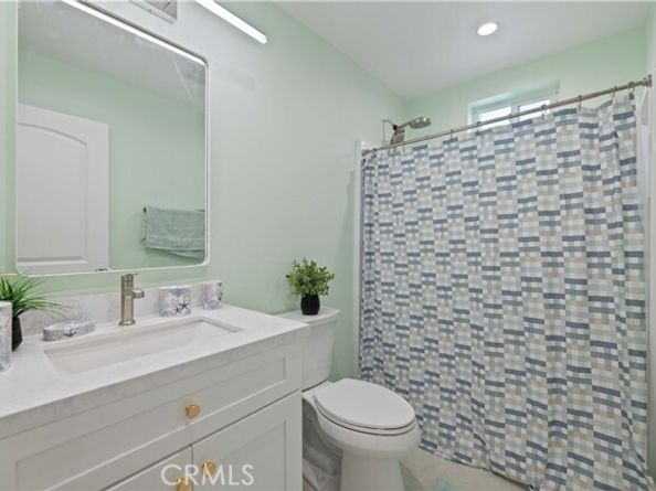 9224 N Gothic Avenue, North Hills (los Angeles) CA 91343