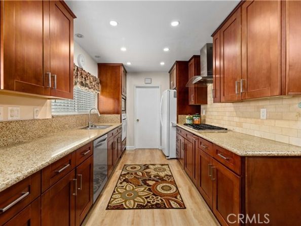 9224 N Gothic Avenue, North Hills (los Angeles) CA 91343