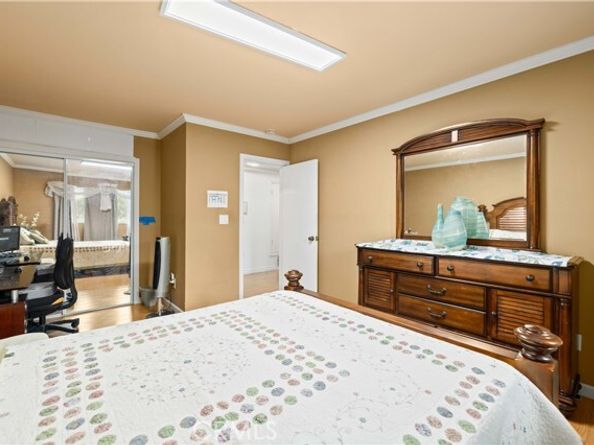 9224 N Gothic Avenue, North Hills (los Angeles) CA 91343