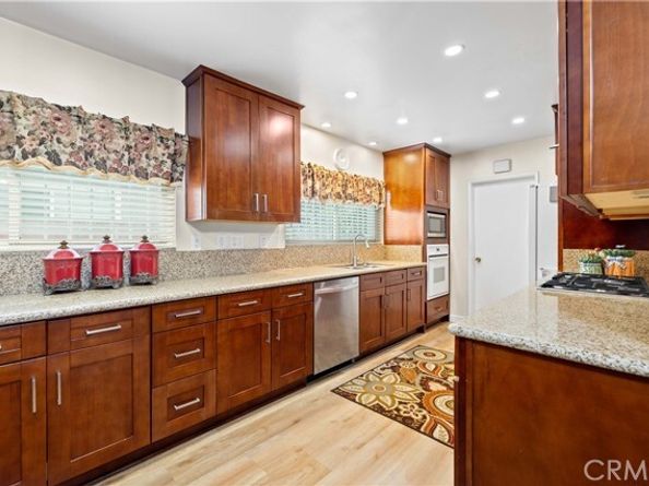 9224 N Gothic Avenue, North Hills (los Angeles) CA 91343