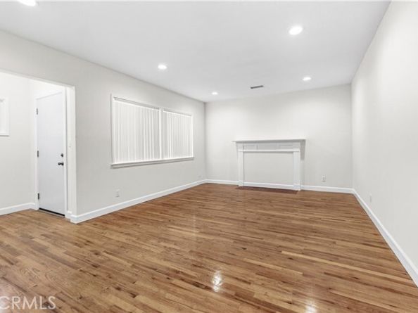 15210 Cohasset Street, Van Nuys (los Angeles) CA 91405