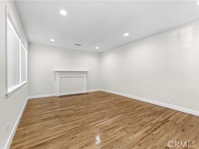 15210 Cohasset Street, Van Nuys (los Angeles) CA 91405